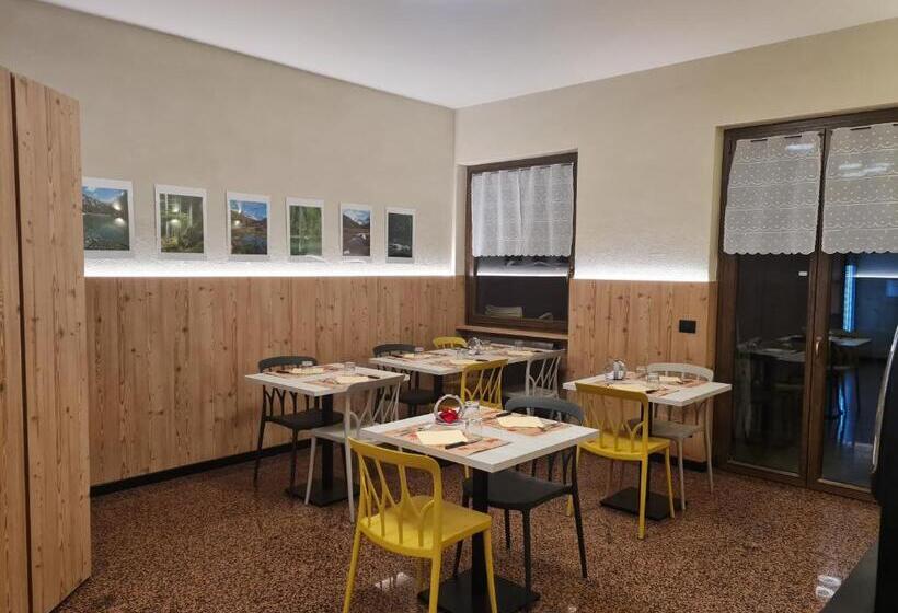 ホテル Ristorante Bucaneve