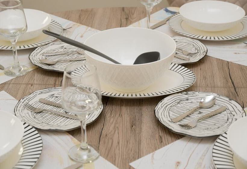 فندق Stata Deluxe Apt Must