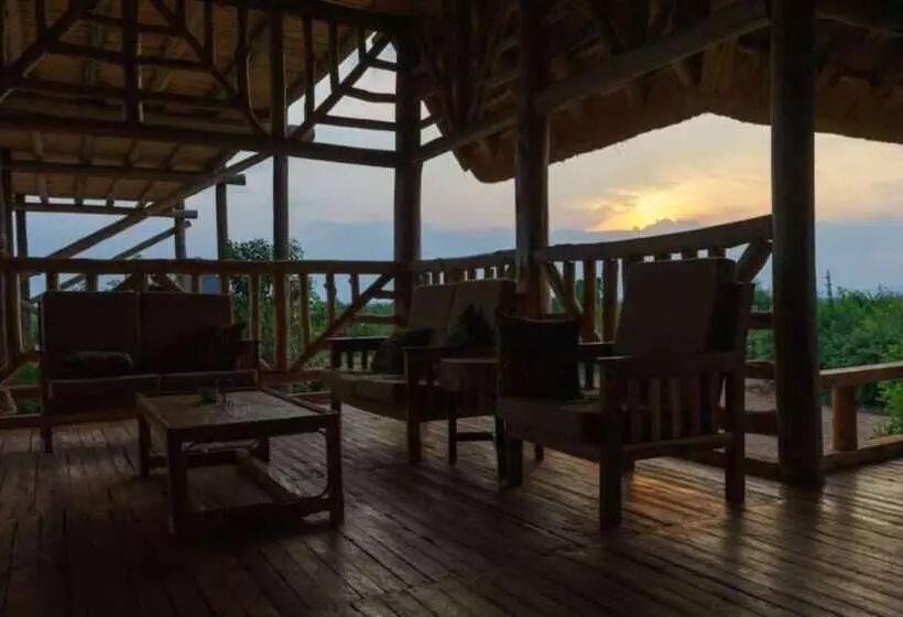 هتل Tabingi Safari Cottages