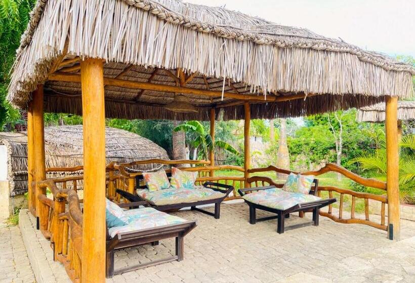 هتل Vovo Telo Lodge