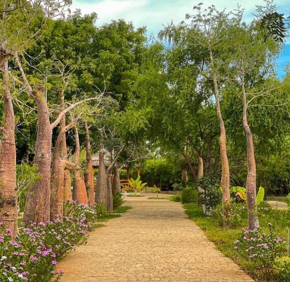 هتل Vovo Telo Lodge