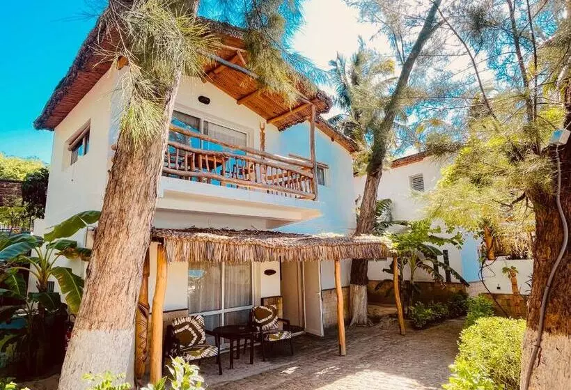 Hotelli Vovo Telo Lodge