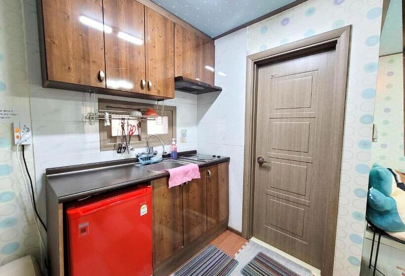 Jun Live Pension In Gangwha