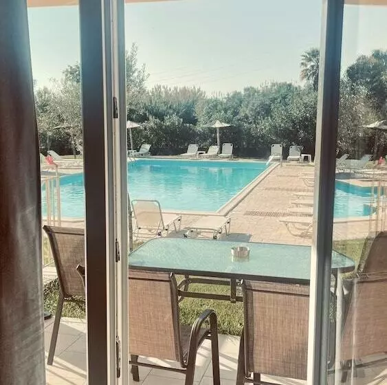 Mythos Apts Rentit