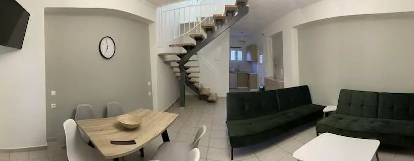 Mythos Apts Rentit
