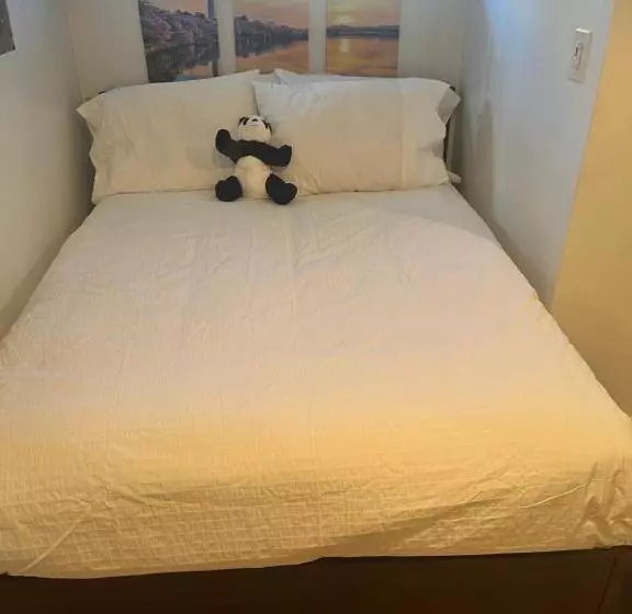 پانسیون Logan Circle Living