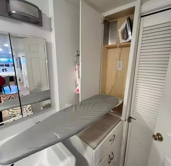 پانسیون Logan Circle Living