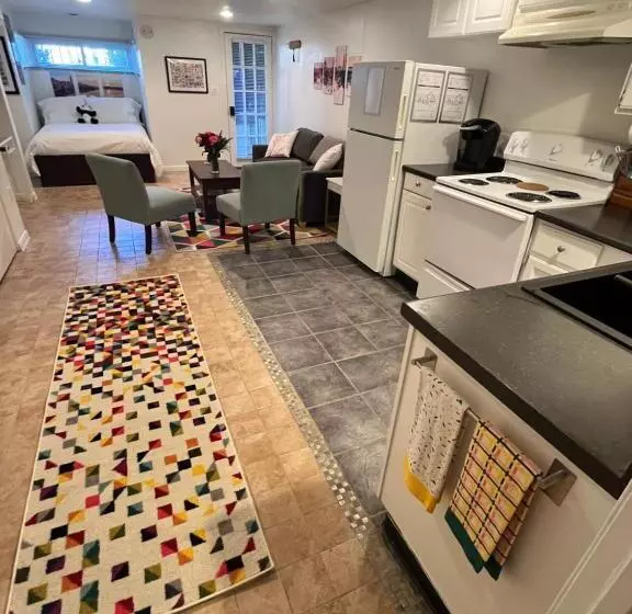 پانسیون Logan Circle Living