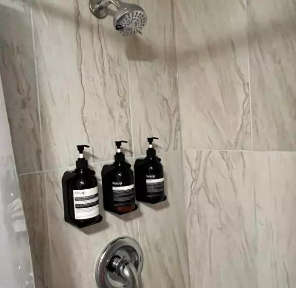 پانسیون Logan Circle Living