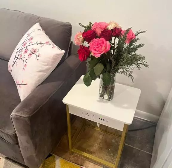 پانسیون Logan Circle Living