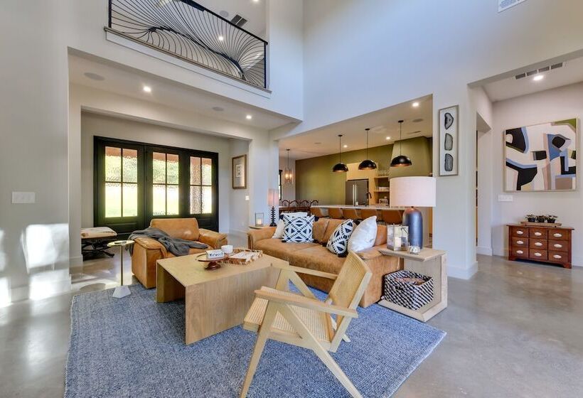 The Retreat At Lake Norman: Boat Dock & Pool!