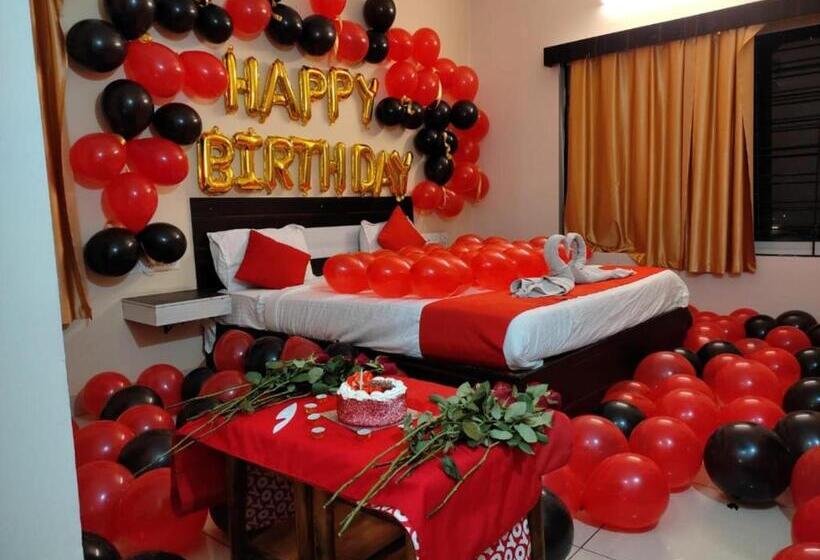 هتل Goroomgo Blue Bell Bhubaneswar   Well Decorated Room  Wifi And Parking Facilities Available