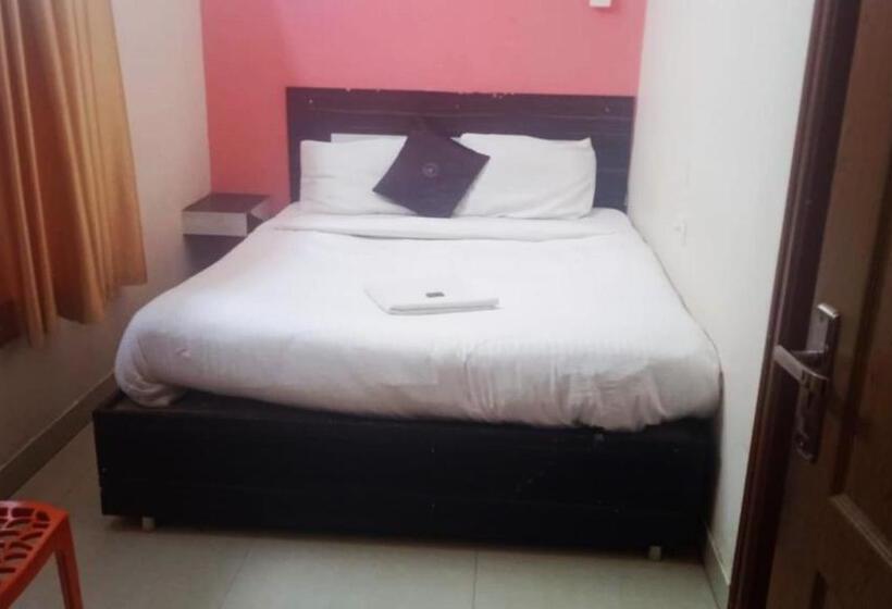 هتل Goroomgo Blue Bell Bhubaneswar   Well Decorated Room  Wifi And Parking Facilities Available