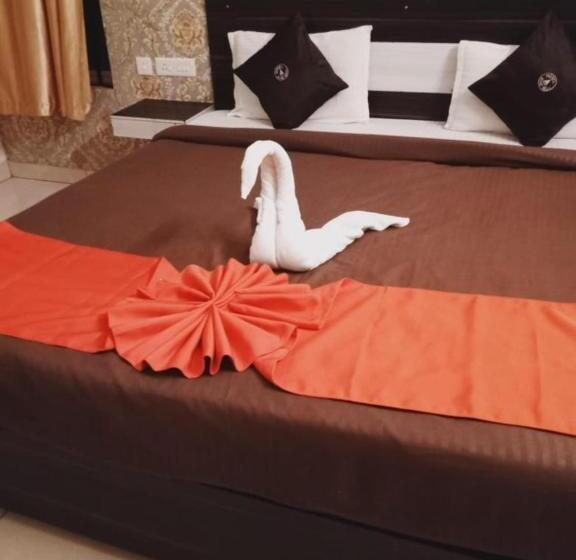 هتل Goroomgo Blue Bell Bhubaneswar   Well Decorated Room  Wifi And Parking Facilities Available