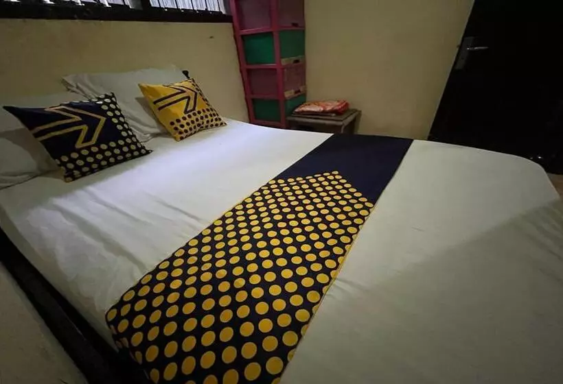 Hotelli Spot On 93621 Kost Bu Tutik Syariah