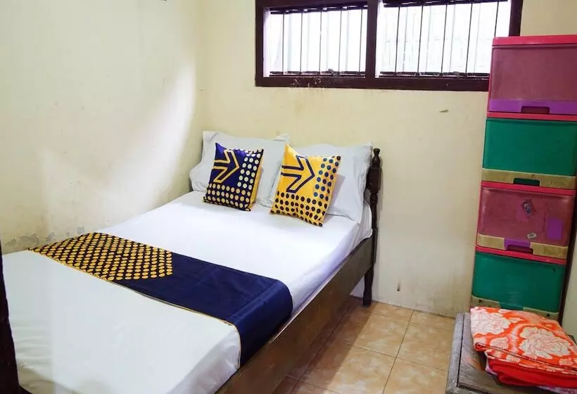 Hotelli Spot On 93621 Kost Bu Tutik Syariah