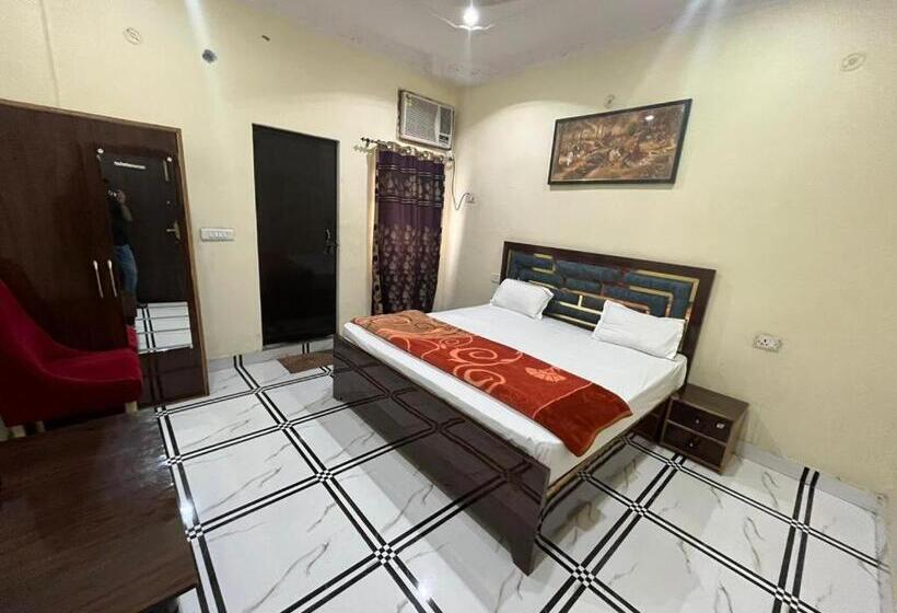 ホテル Tara Villa