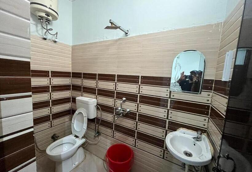 ホテル Tara Villa