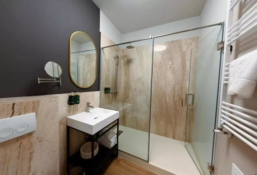Leda Residence