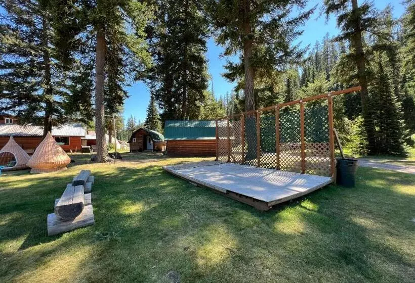 Triple G’s Resort   Geodome 9
