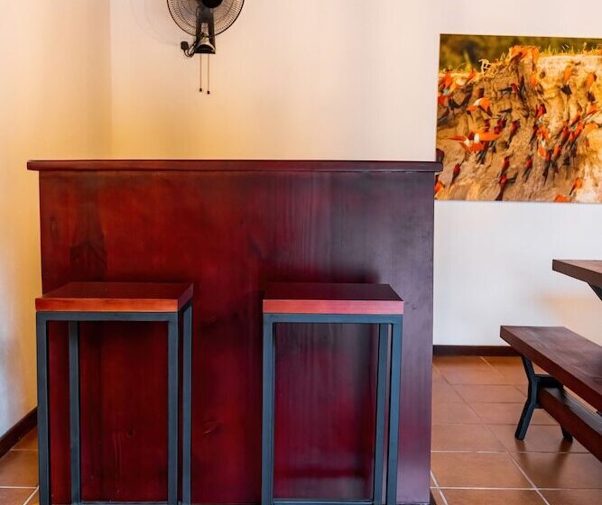 تختخواب و صبحانه The Little Outlook