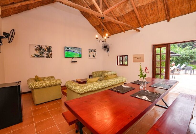 تختخواب و صبحانه The Little Outlook