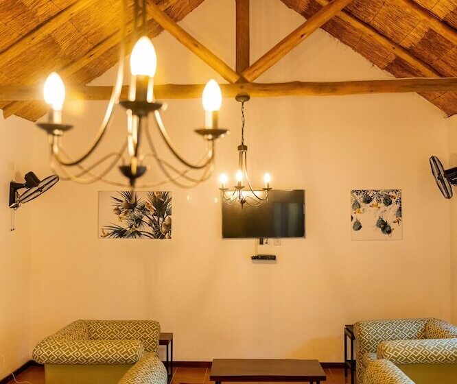 تختخواب و صبحانه The Little Outlook