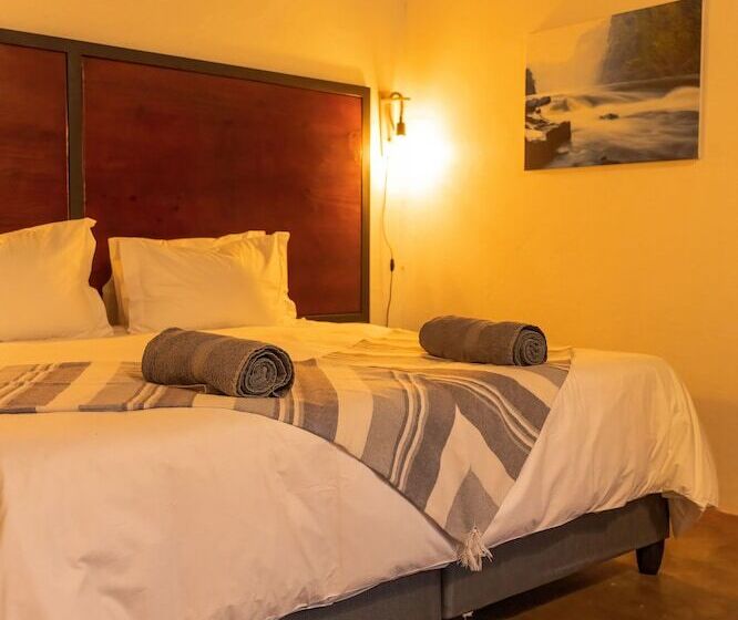 تختخواب و صبحانه The Little Outlook