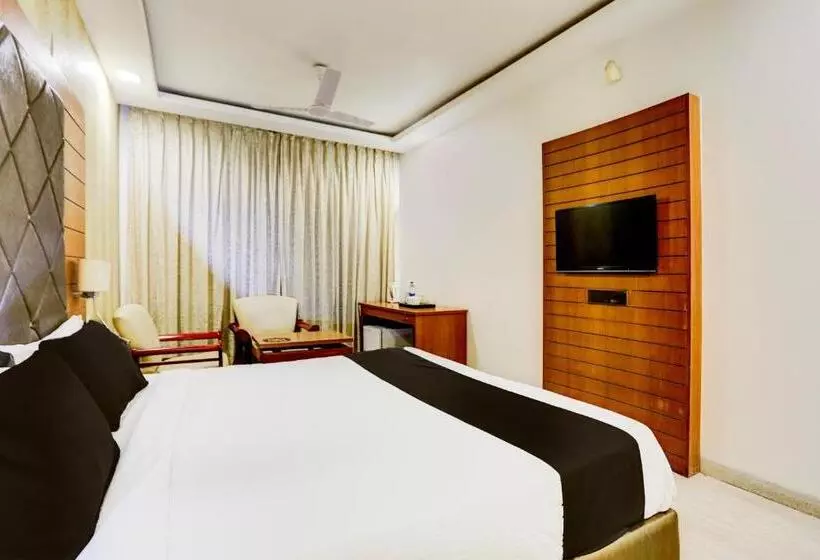 Collection O Hotel Khalsa Palace