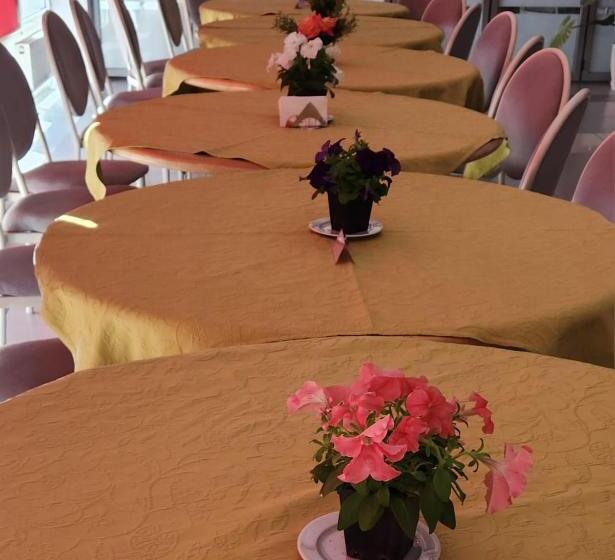 هتل Kompleksi Cfn Albania