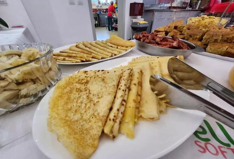 هتل Kompleksi Cfn Albania