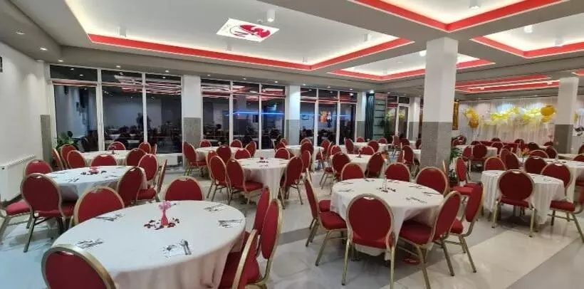 هتل Kompleksi Cfn Albania