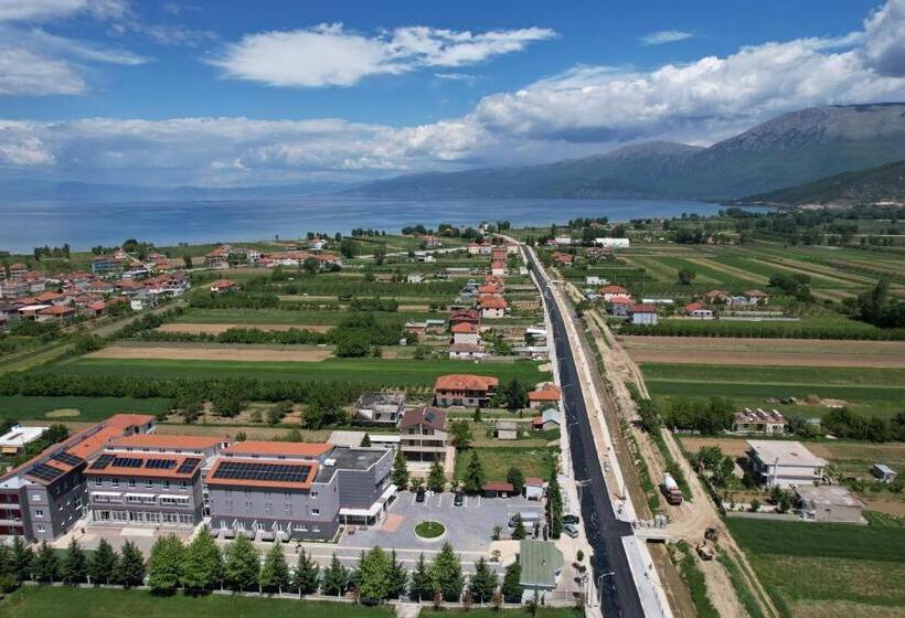 هتل Kompleksi Cfn Albania