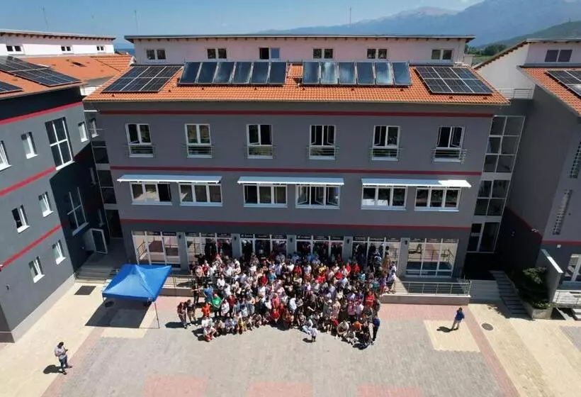 هتل Kompleksi Cfn Albania