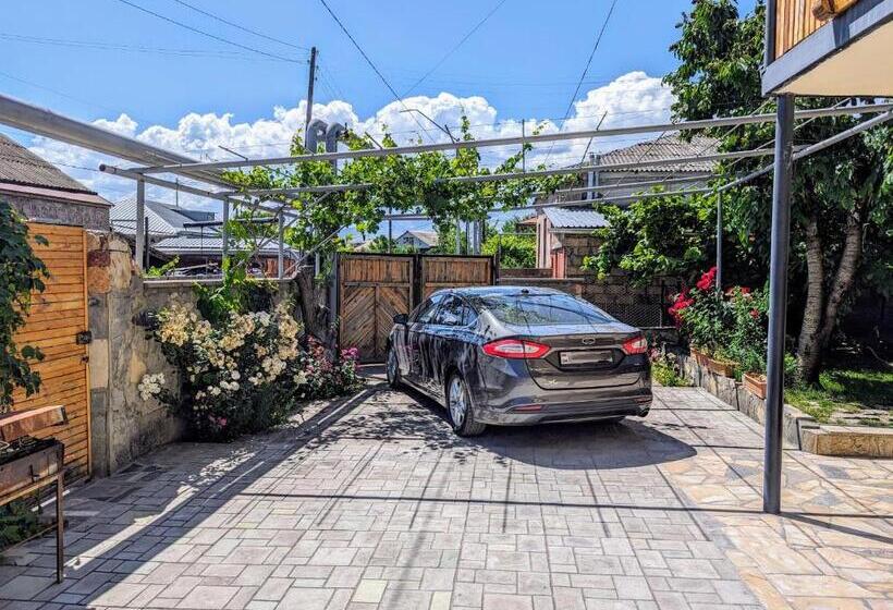 پانسیون Eleven 11