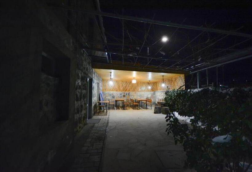 پانسیون Eleven 11