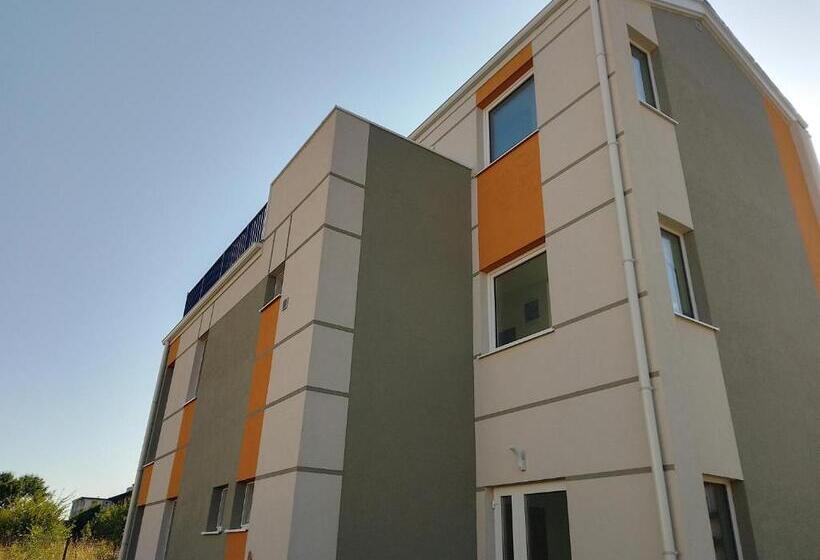 پانسیون July S Guest House