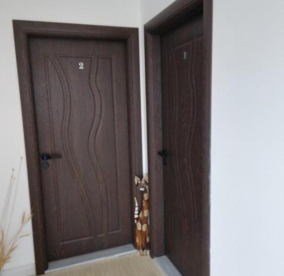 پانسیون July S Guest House