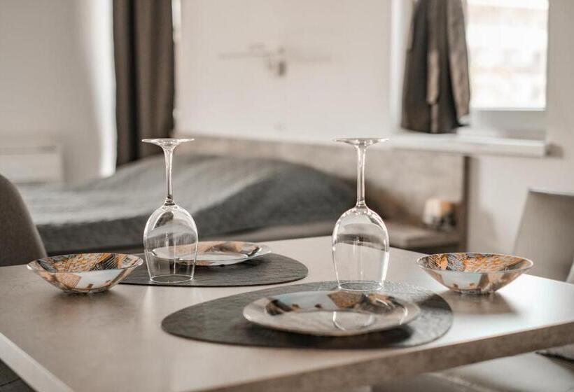 پانسیون July S Guest House