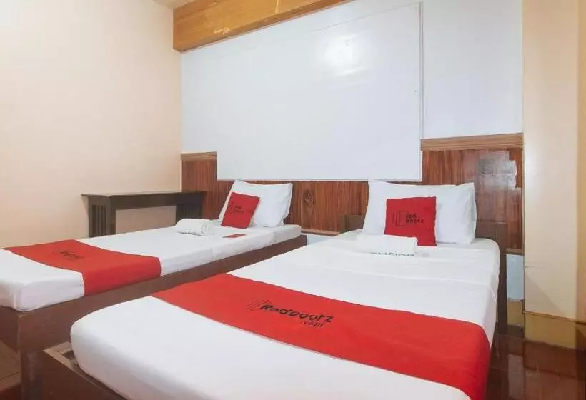 Reddoorz @ Farm Side Hotel Laoag City