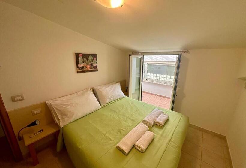 Sperlonga Paradise Apartment Complex