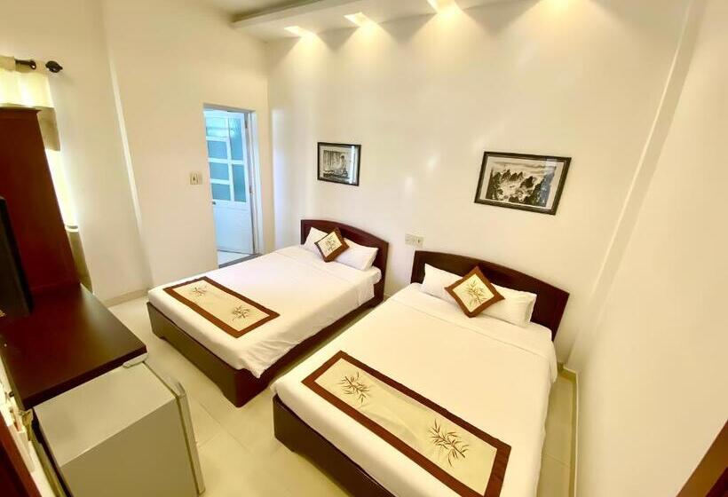 هتل Hoian Old Town Hostel