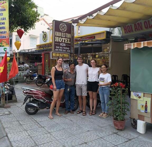 هتل Hoian Old Town Hostel