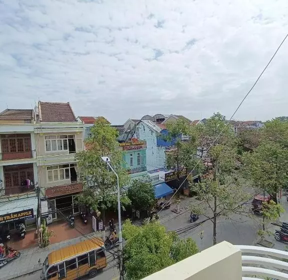 هتل Hoian Old Town Hostel