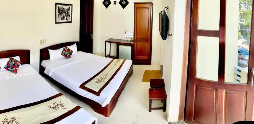 هتل Hoian Old Town Hostel