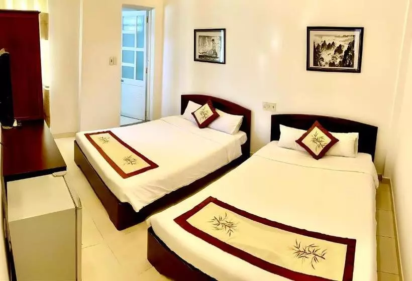 هتل Hoian Old Town Hostel