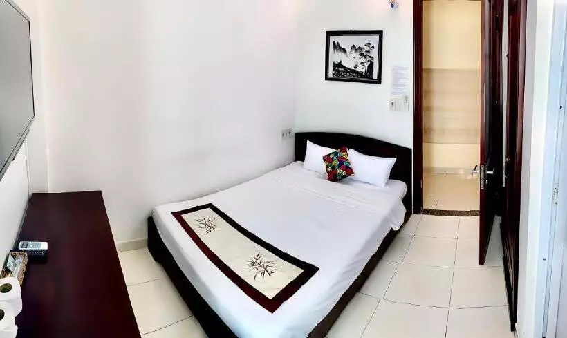 هتل Hoian Old Town Hostel