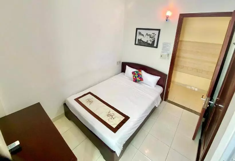 هتل Hoian Old Town Hostel