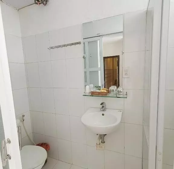 هتل Hoian Old Town Hostel