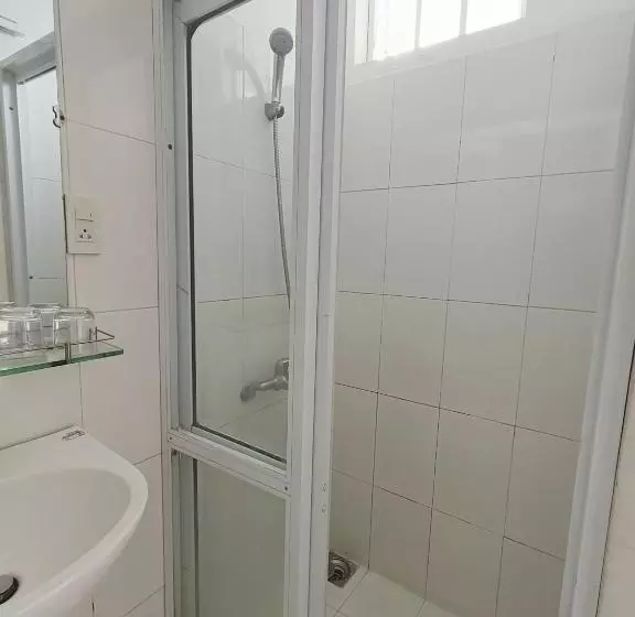 هتل Hoian Old Town Hostel